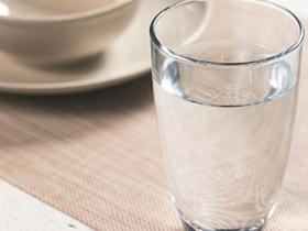 健康饮水，五种白开水不能饮用，收下这些白开水的小知识吧！