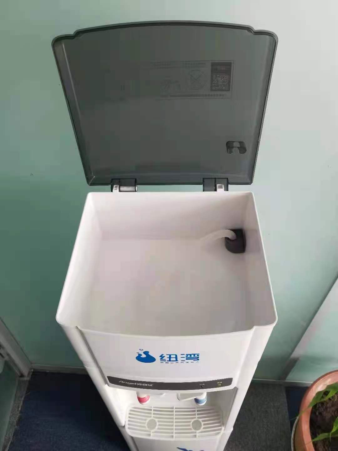 （二手）袋装水立式饮水机，纽湾袋装水饮水机出售（售馨）